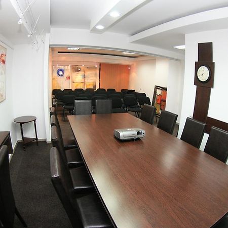 Pensiunea Studio Bacau Ngoại thất bức ảnh
