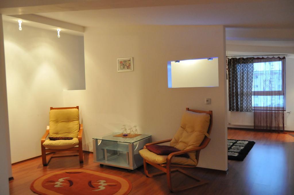 Pensiunea Studio Bacau Ngoại thất bức ảnh