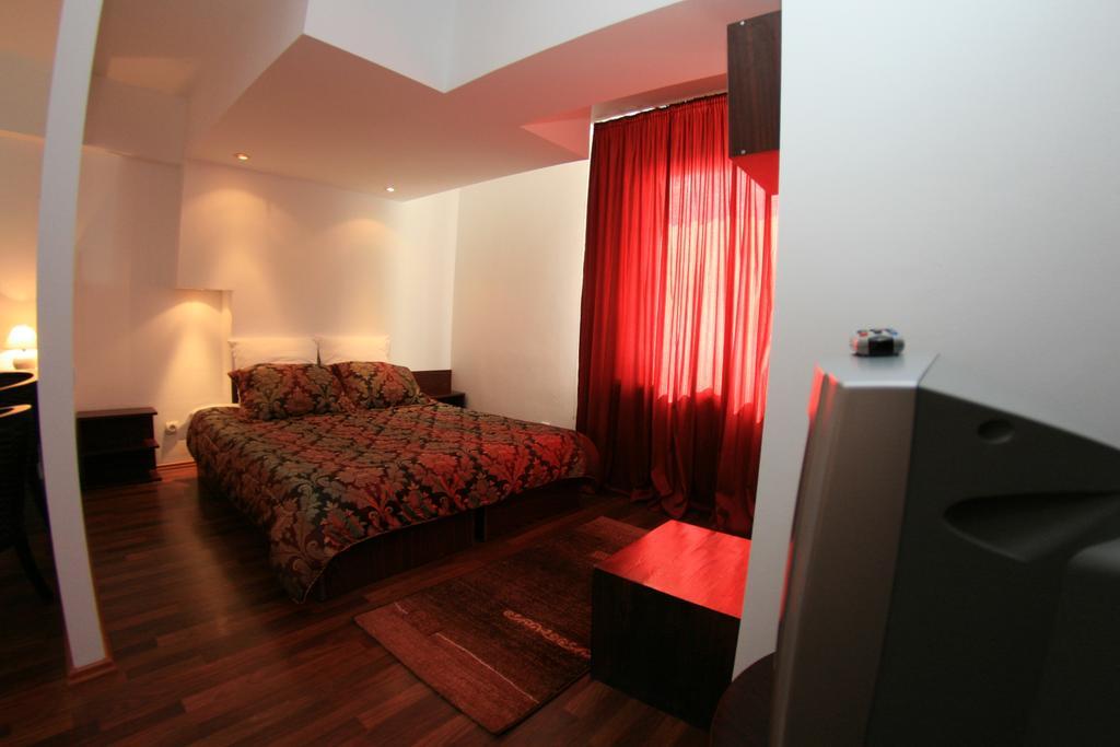 Pensiunea Studio Bacau Ngoại thất bức ảnh