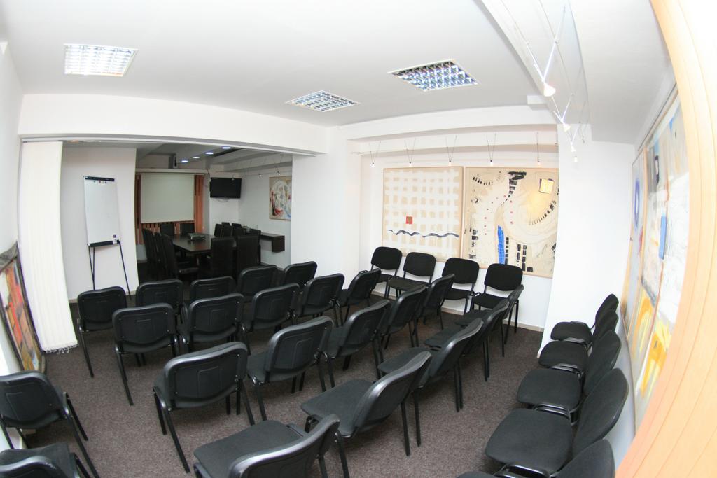 Pensiunea Studio Bacau Ngoại thất bức ảnh