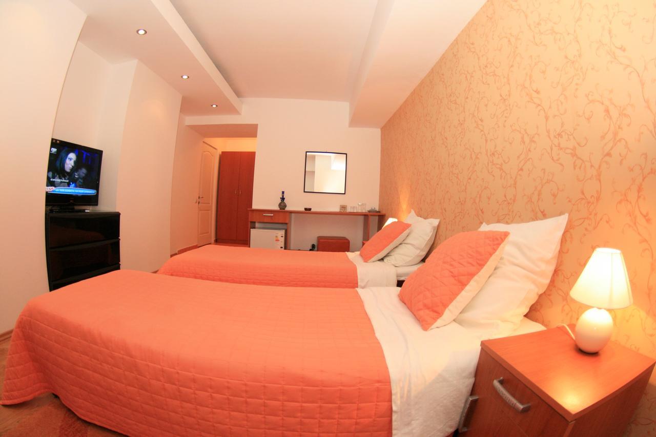 Pensiunea Studio Bacau Phòng bức ảnh